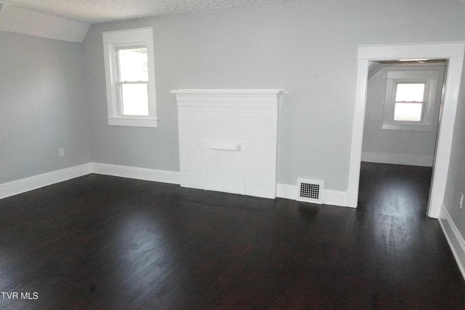 Photo #32: 460 Park Street