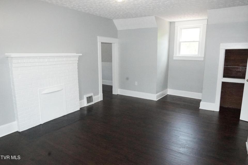 Photo #33: 460 Park Street