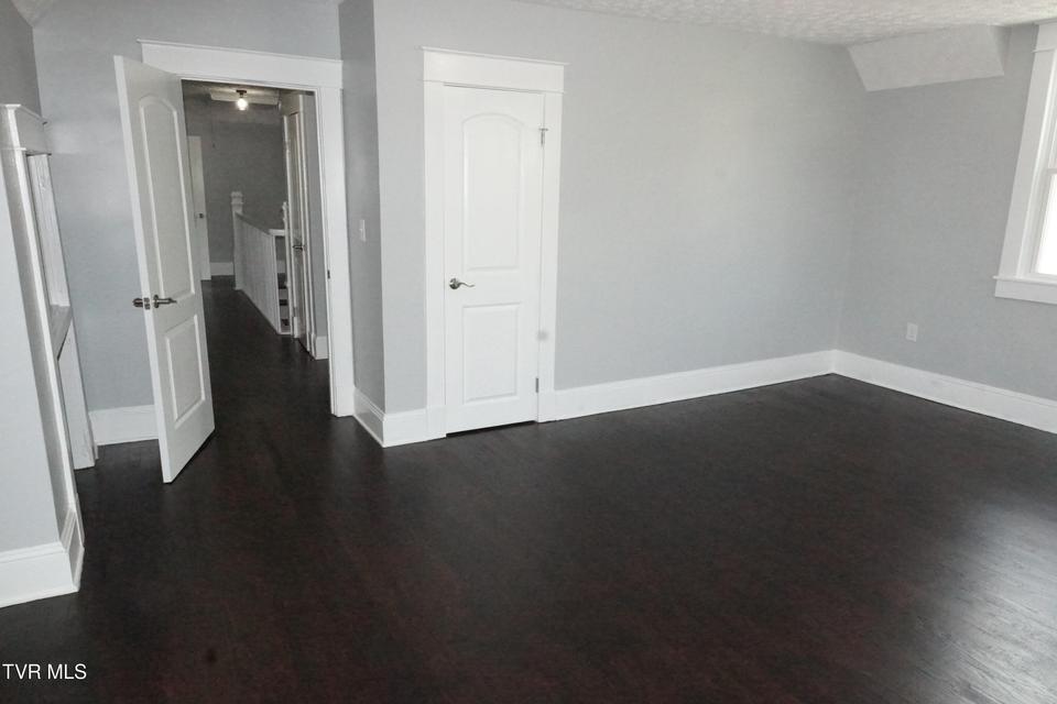 Photo #34: 460 Park Street