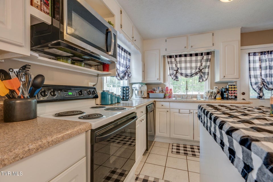 Photo #12: 368 Lynn Avenue