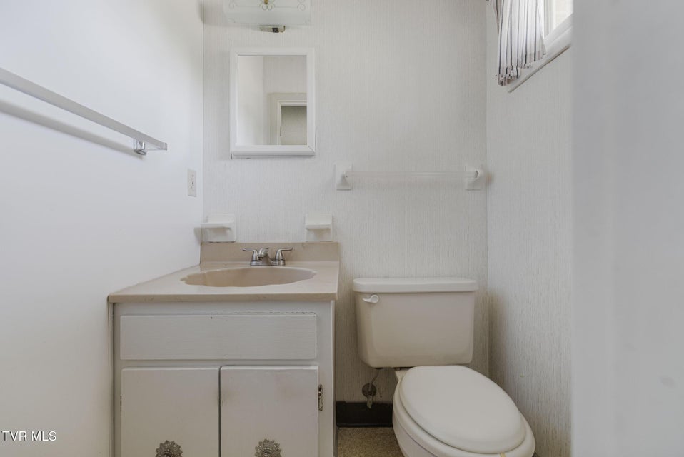 Photo #27: 320 Mountain View Street