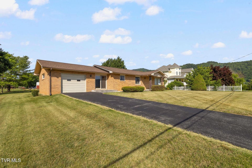 Photo #2: 320 Mountain View Street
