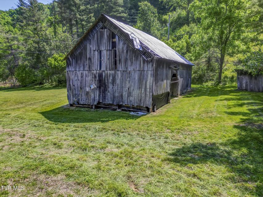 Photo #31: 865 Shelleys Road
