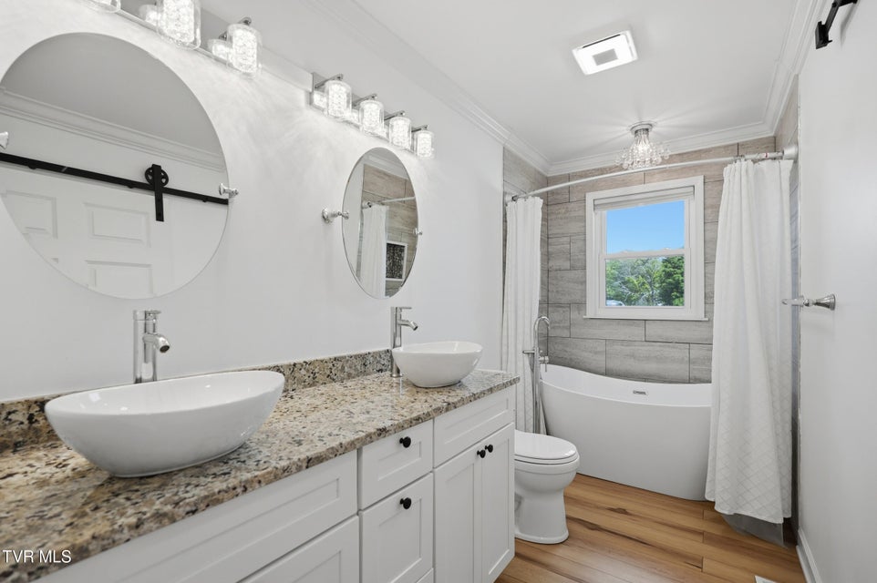 Photo #16: 537 Mosswood Lane