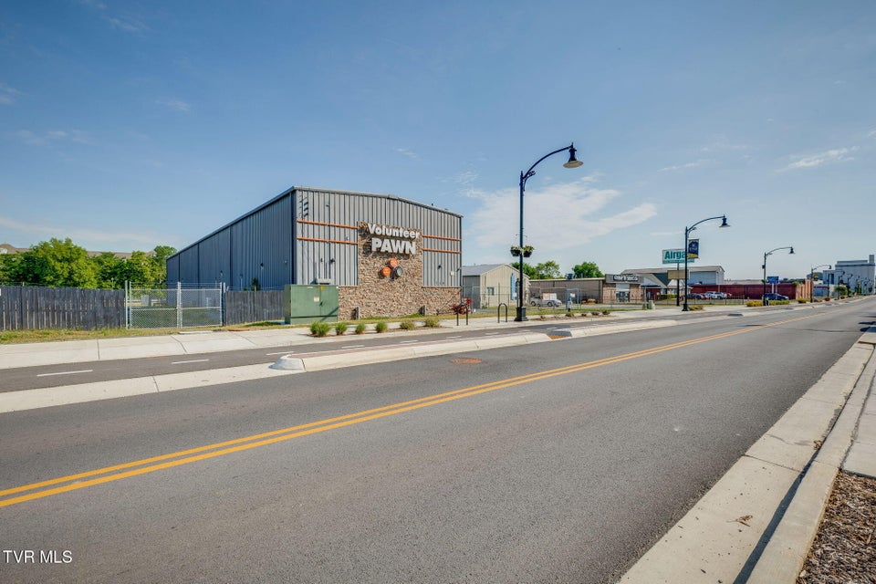 Photo #3: 718 Walnut Street