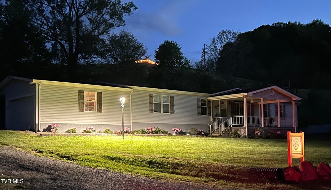 Photo #14: 21570 Alvarado Road