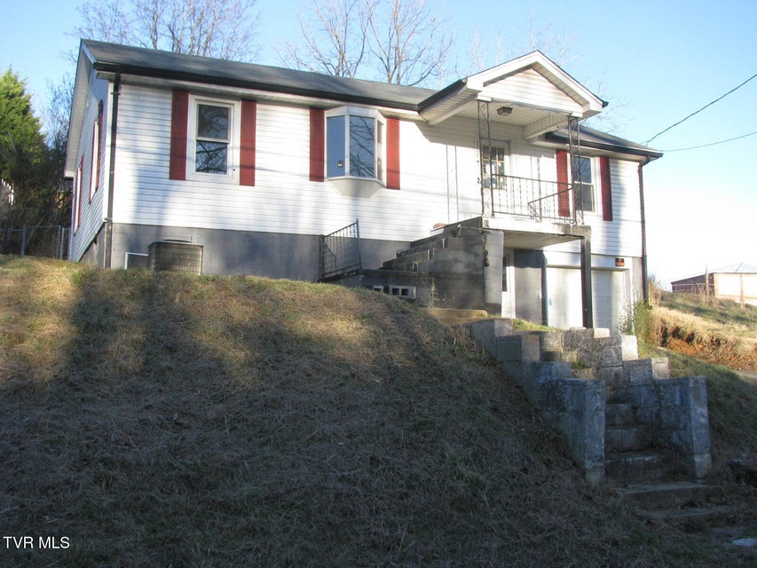 Photo #25: 129 Fredrick Street