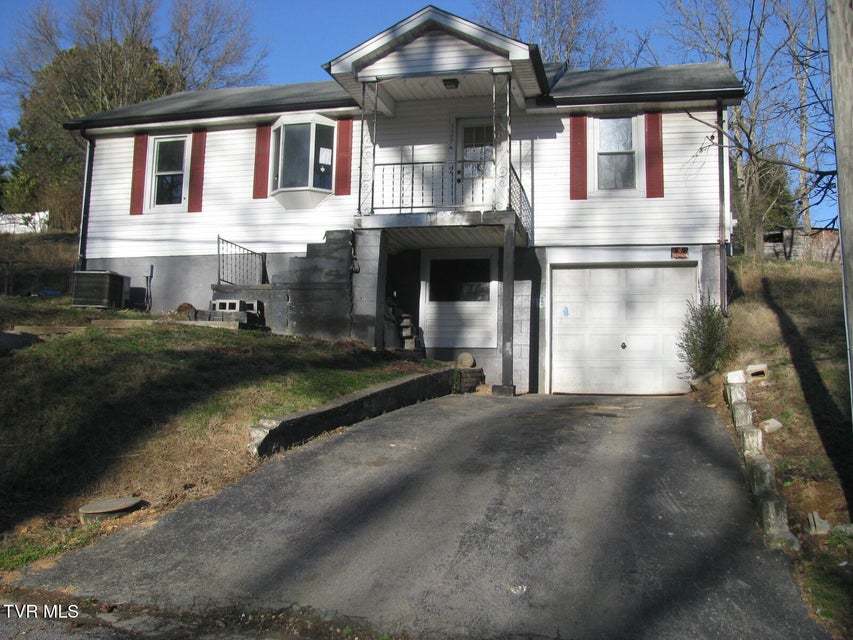 Photo #24: 129 Fredrick Street