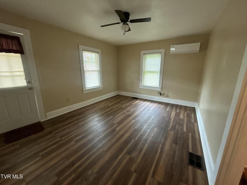 Photo #9: 518 Spring Avenue