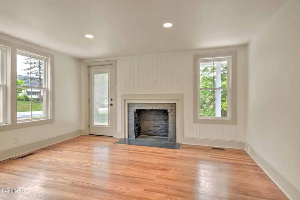 Photo #6: 268 Cherokee Road