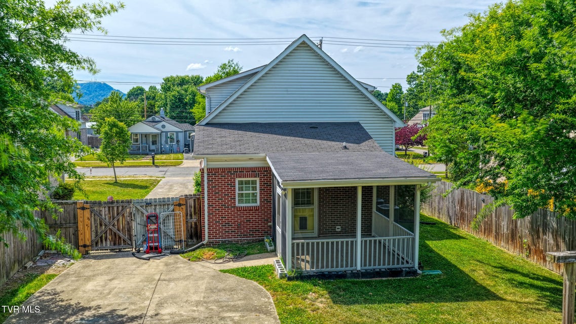 Photo #6: 2216 Sherwood Road