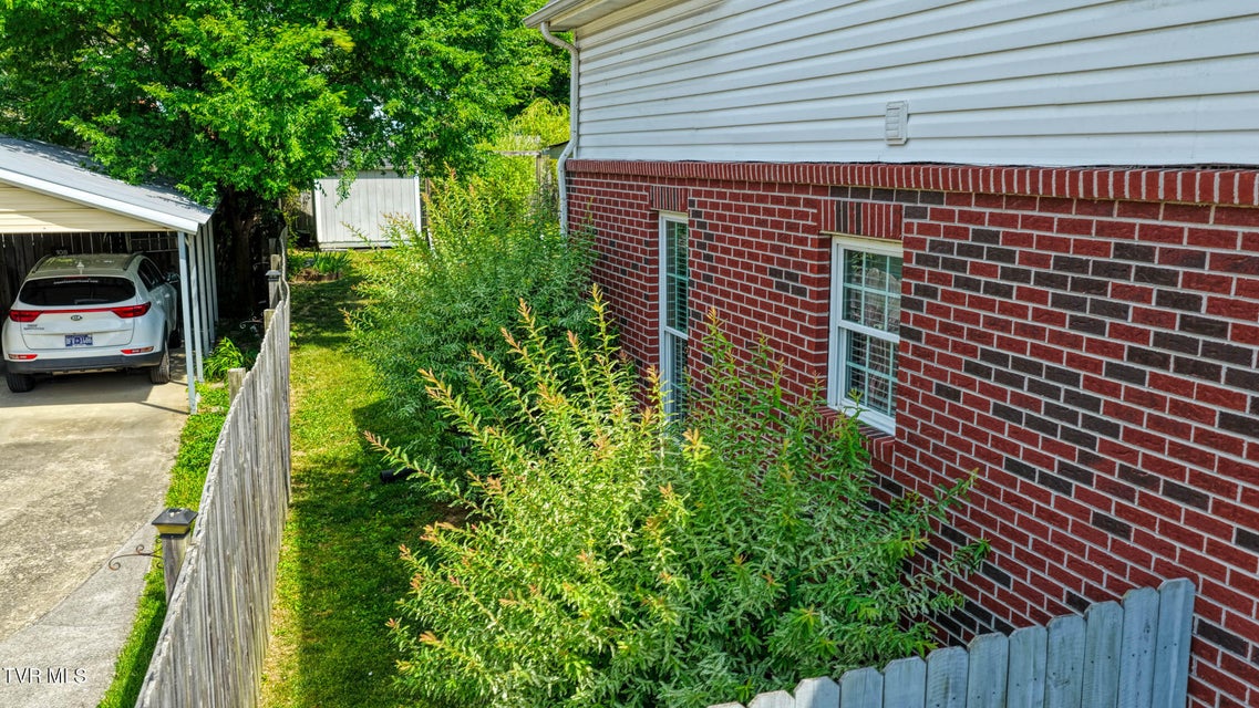 Photo #14: 2216 Sherwood Road