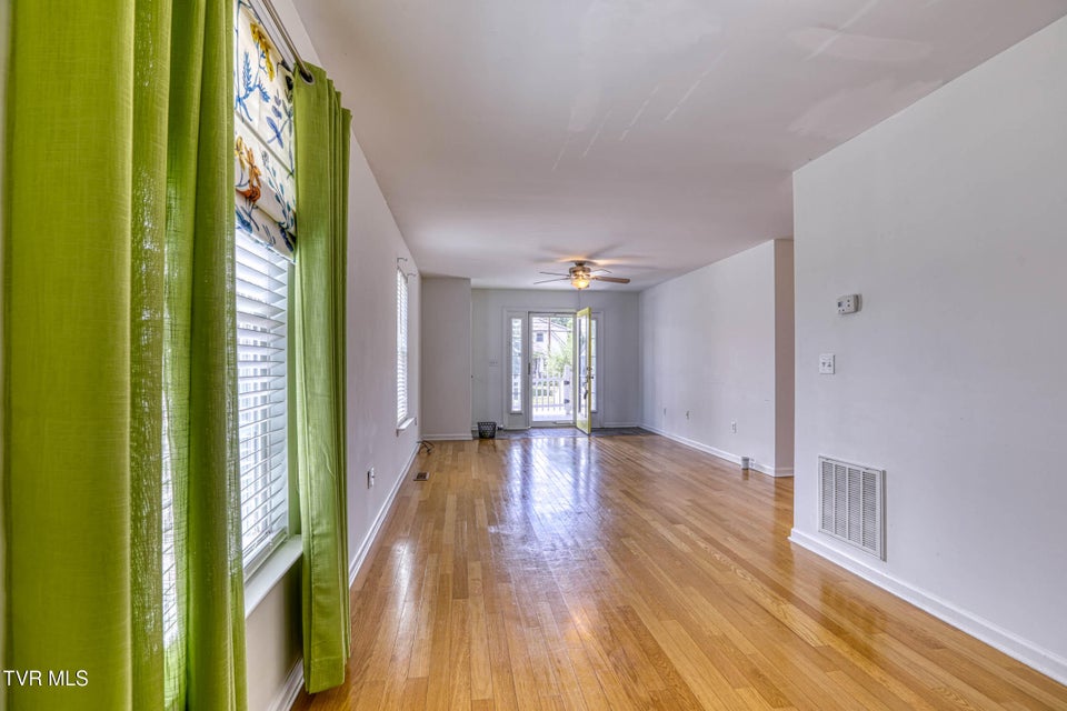 Photo #33: 2216 Sherwood Road