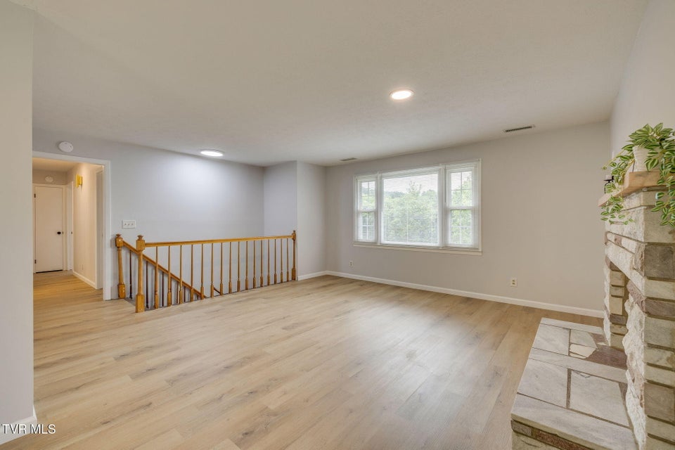 Photo #7: 844 Fain Avenue