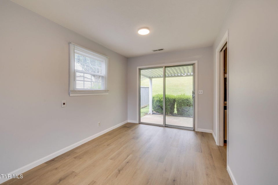 Photo #10: 844 Fain Avenue