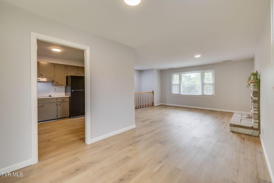 Photo #11: 844 Fain Avenue