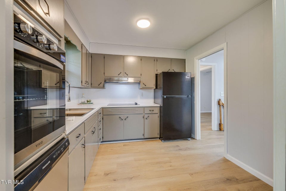 Photo #12: 844 Fain Avenue