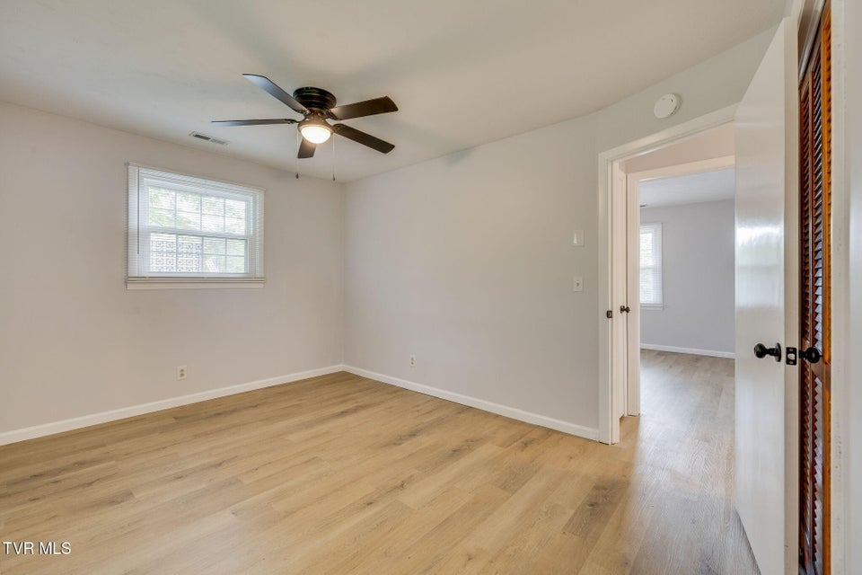 Photo #16: 844 Fain Avenue