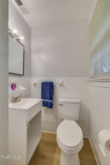 Photo #19: 844 Fain Avenue
