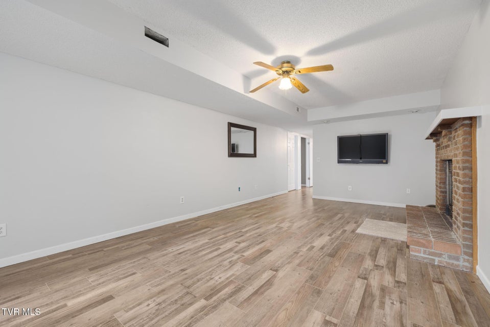 Photo #41: 707 Lazywood Drive
