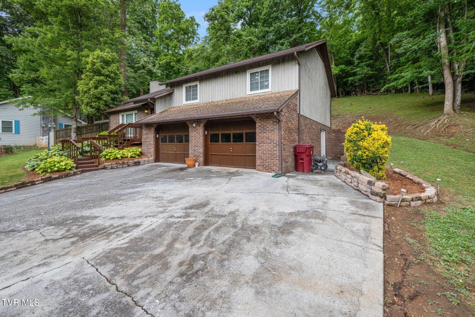 Photo #2: 707 Lazywood Drive