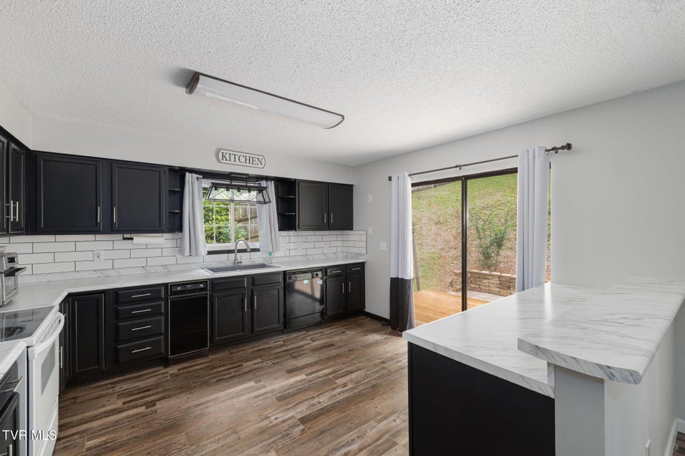Photo #23: 707 Lazywood Drive