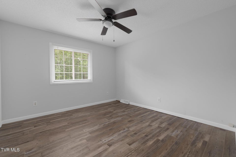 Photo #28: 707 Lazywood Drive