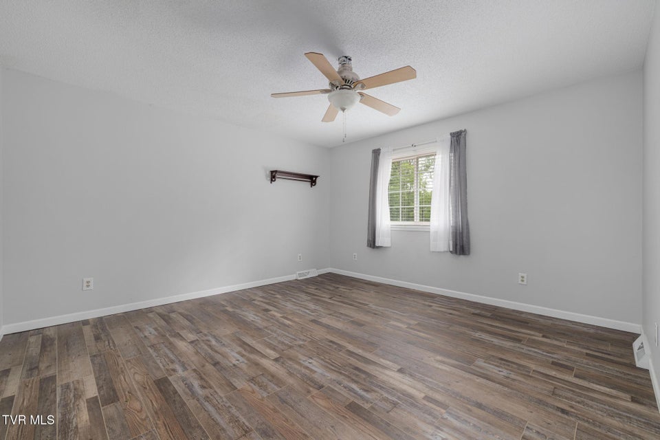 Photo #31: 707 Lazywood Drive