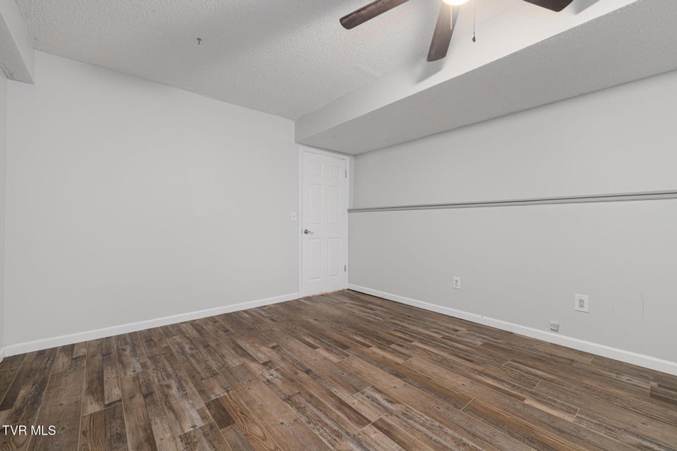 Photo #40: 707 Lazywood Drive