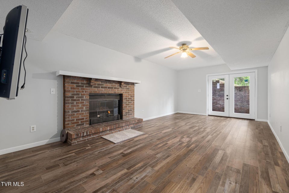 Photo #42: 707 Lazywood Drive