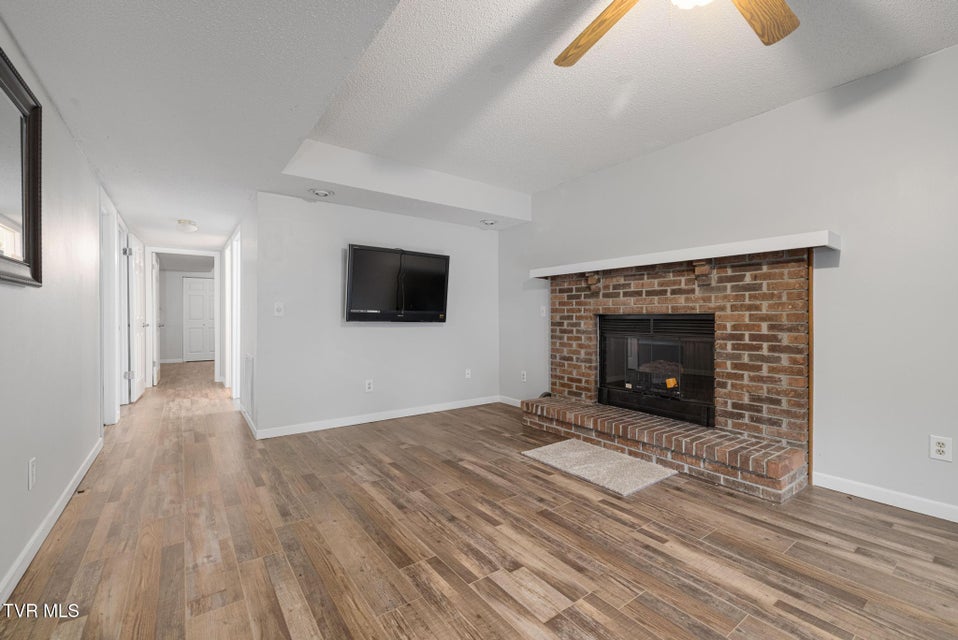 Photo #43: 707 Lazywood Drive