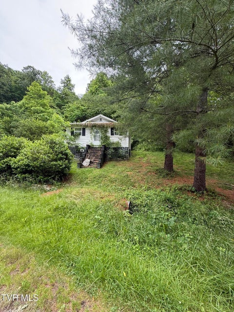 Photo #4: 1552 Sugar Pine Lane