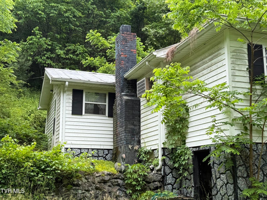Photo #3: 1552 Sugar Pine Lane