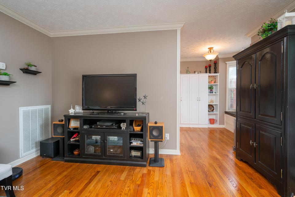 Photo #5: 1723 Blakewood Court