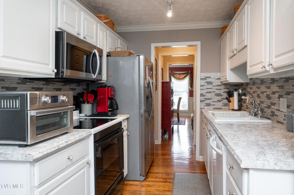 Photo #6: 1723 Blakewood Court