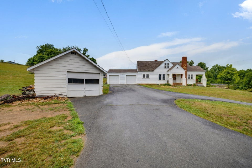 Photo #4: 104 Pond Springs Road