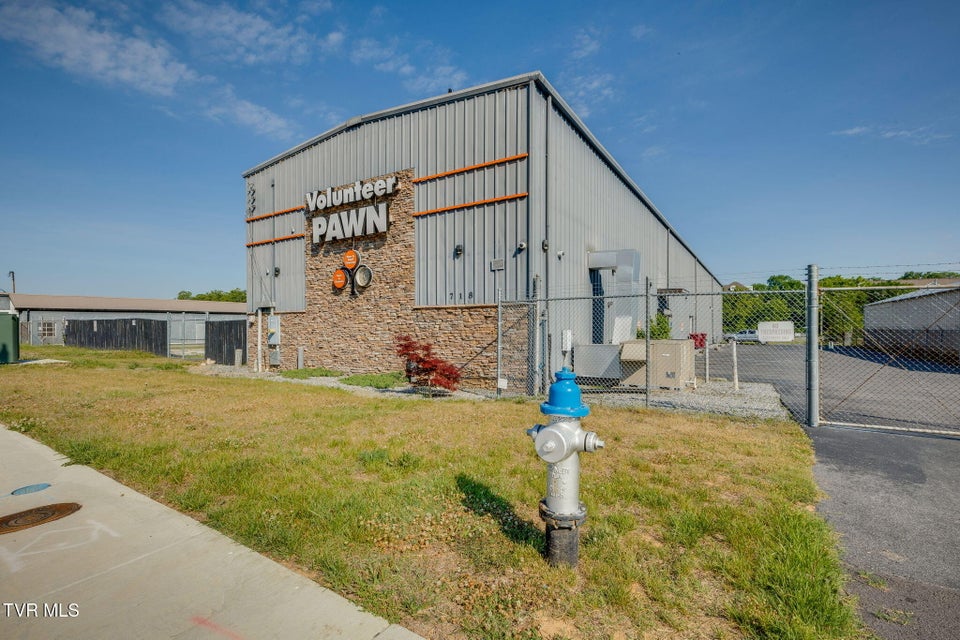 Photo #3: 718 Walnut Street