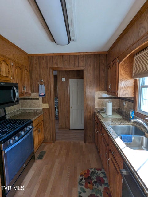 Photo #9: 329 Kay Avenue