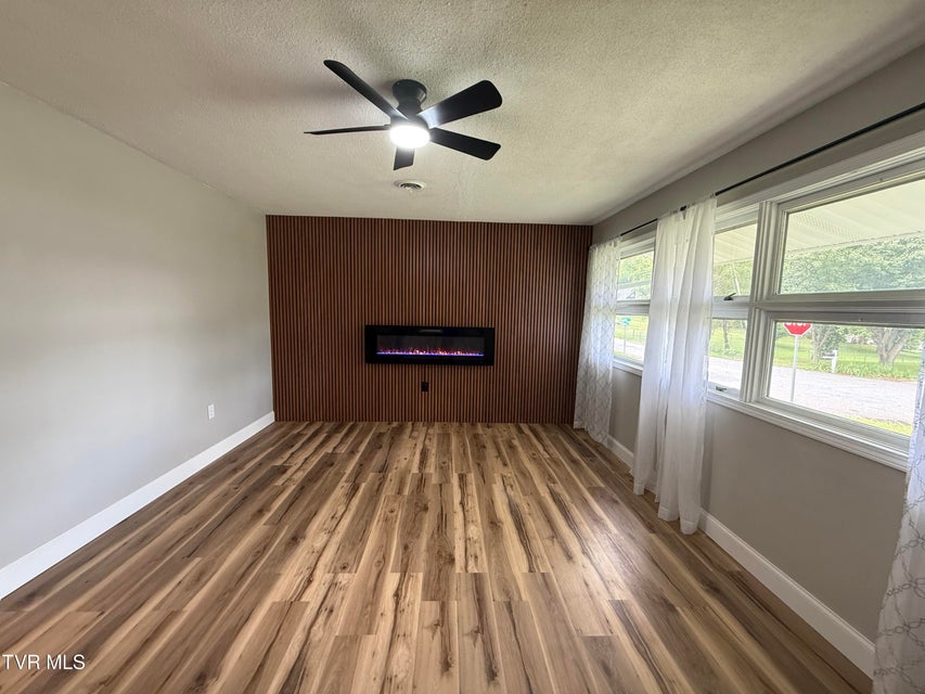 Photo #2: 2358 Anderson Street