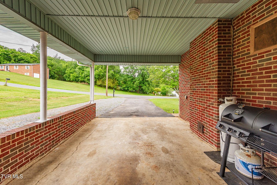 Photo #38: 1115 Qualls Road
