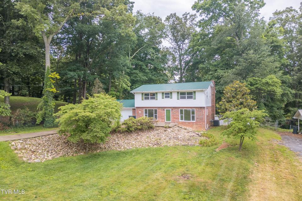 Photo #3: 1404 Brentwood Drive
