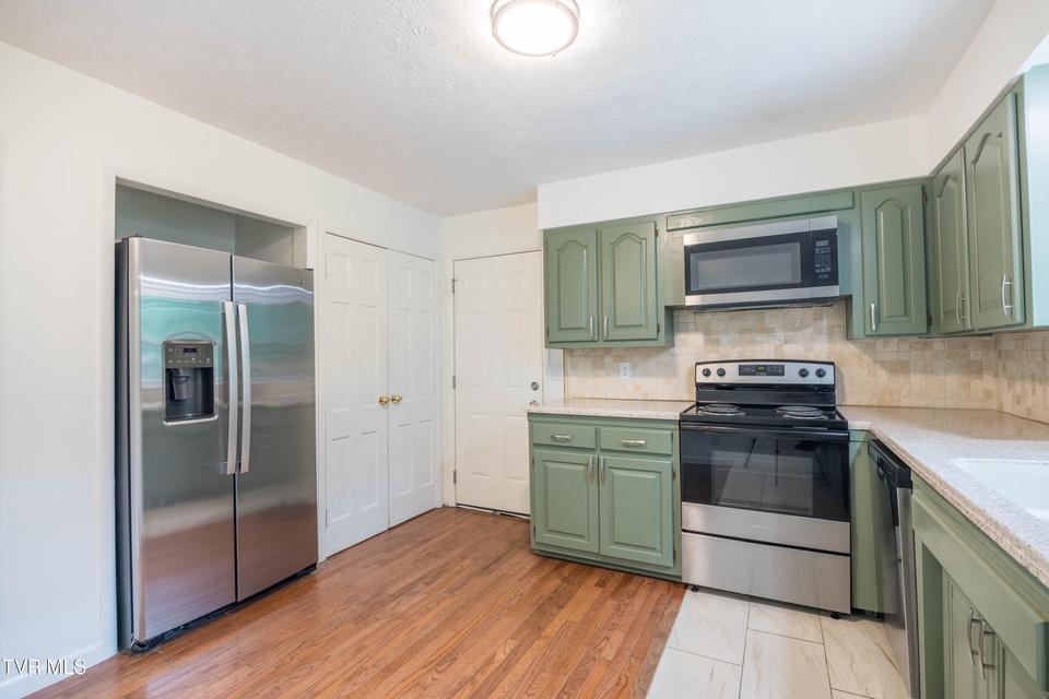 Photo #9: 1404 Brentwood Drive