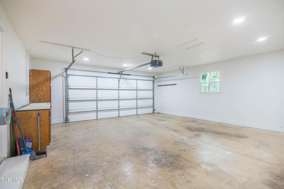 Photo #10: 1404 Brentwood Drive