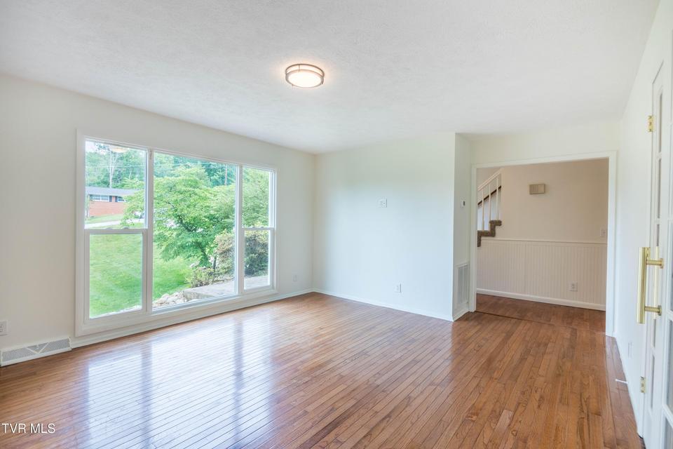 Photo #14: 1404 Brentwood Drive