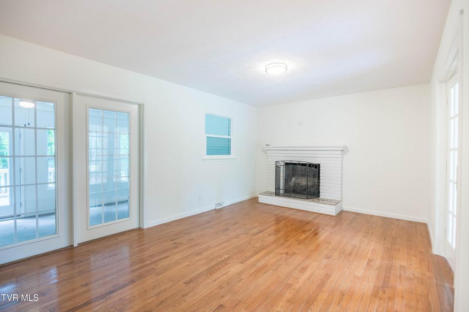 Photo #15: 1404 Brentwood Drive