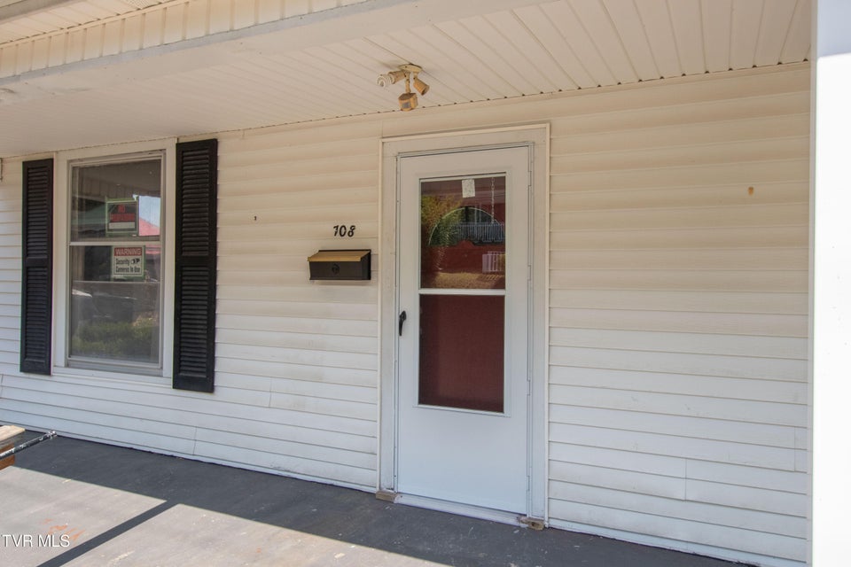 Photo #4: 708 Portsmouth Avenue