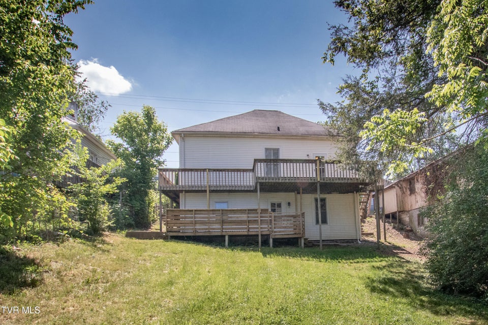 Photo #11: 708 Portsmouth Avenue