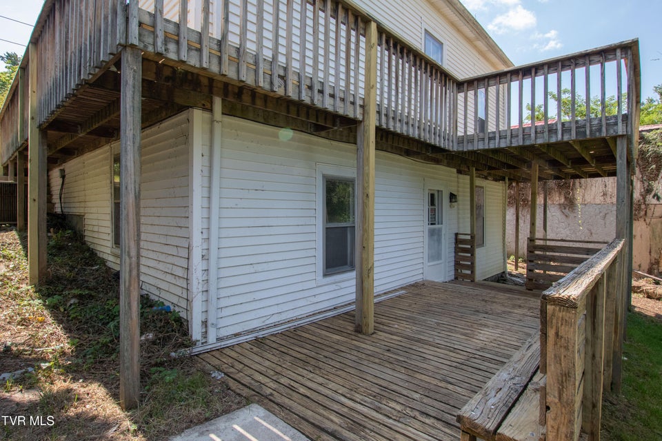 Photo #12: 708 Portsmouth Avenue