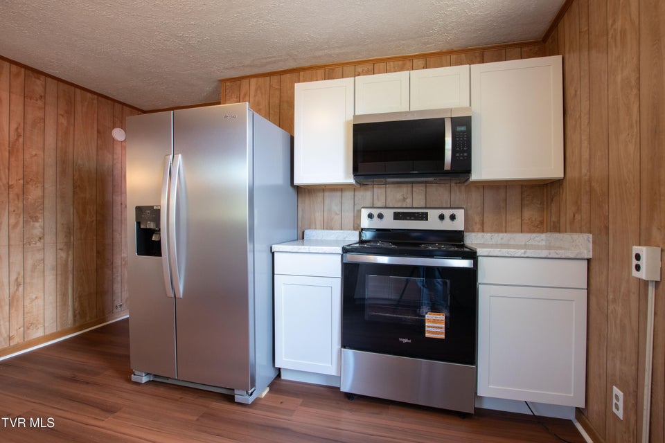 Photo #18: 708 Portsmouth Avenue