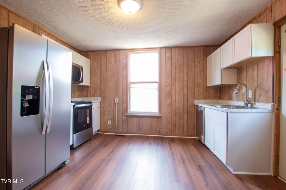 Photo #20: 708 Portsmouth Avenue